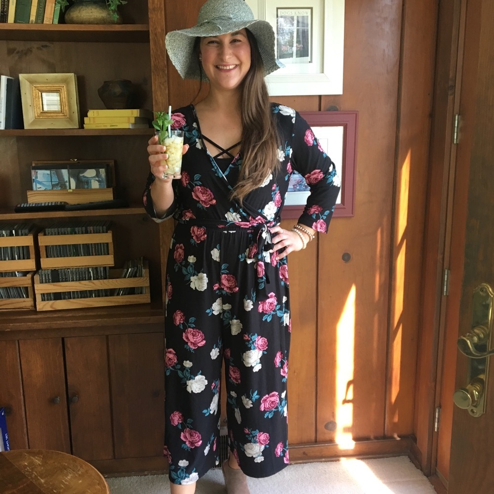 No Boundaries Size M 7-9 floral printed romper